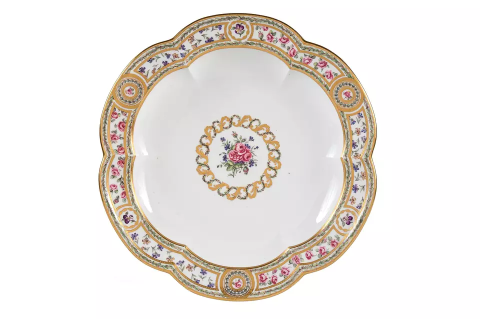 Assiette de la manufacture de Sèvres issue du service de Marie-Antoinette, 1781, au Waddesdon Manor