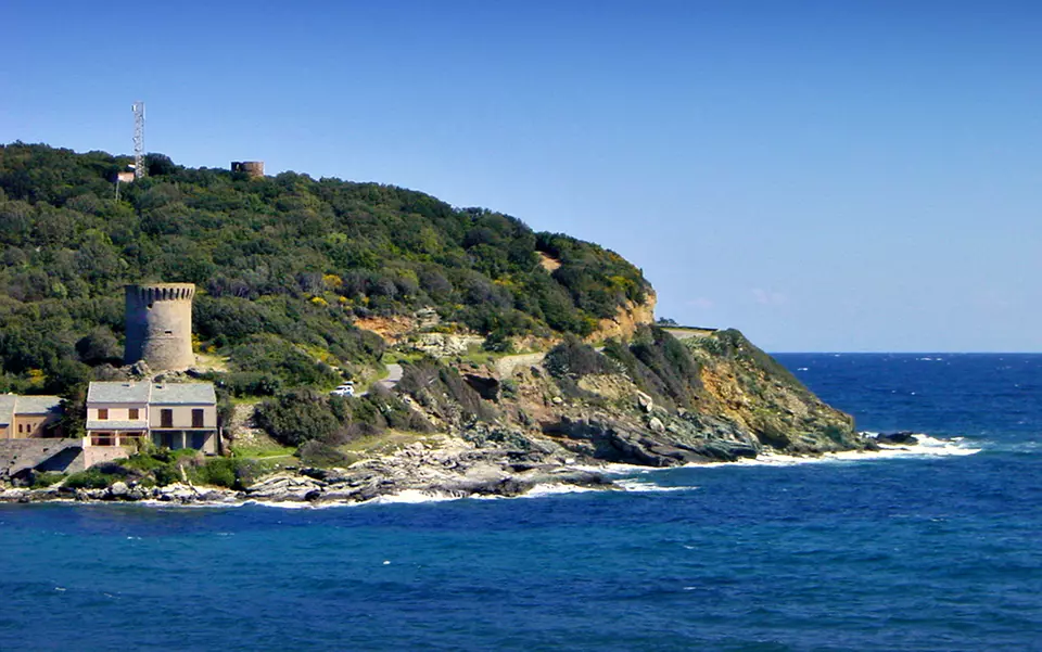 Meria (Corse) : tour génoise à Meria