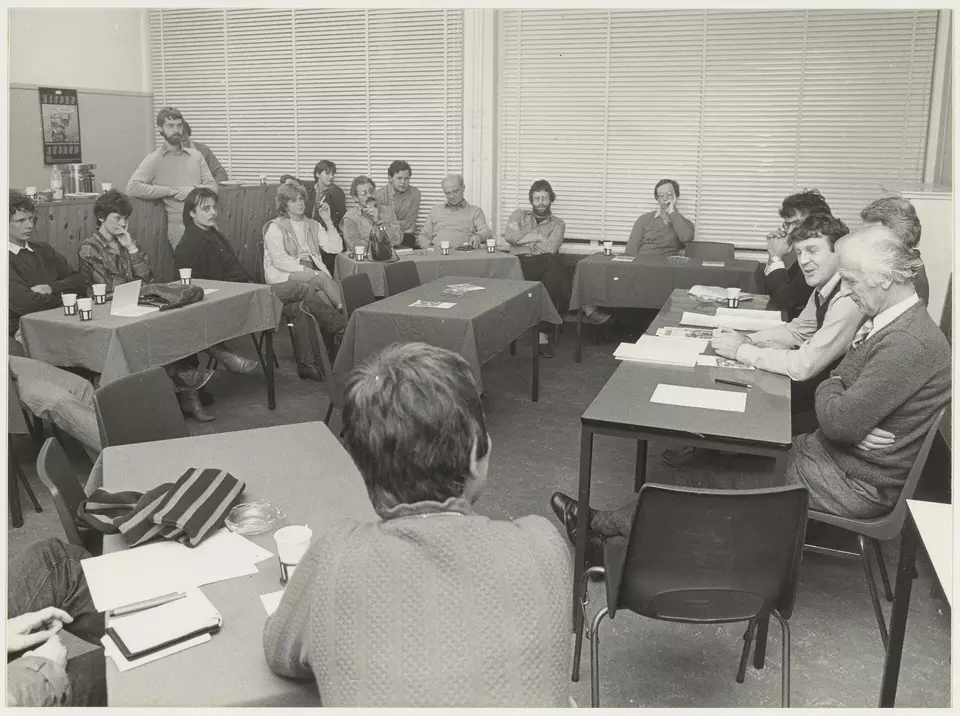 Photographie ancienne du site de l’école Flevum à Velsen, Pays-Bas, issue des archives du Noord-Holland