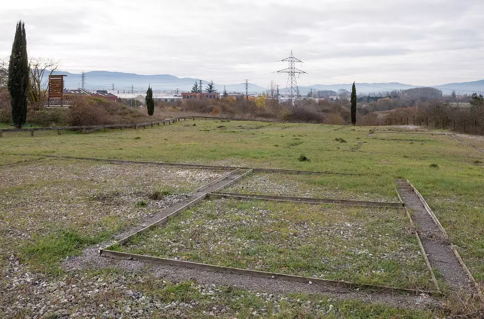 Site archéologique d’Atxa, vestiges d’un camp militaire romain du Ier siècle apr. J.-C. à Vitoria-Gasteiz, Pays basque