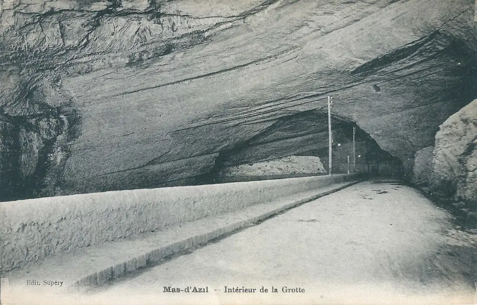 Carte postale ancienne : intérieur de la grotte du Mas-d'Azil