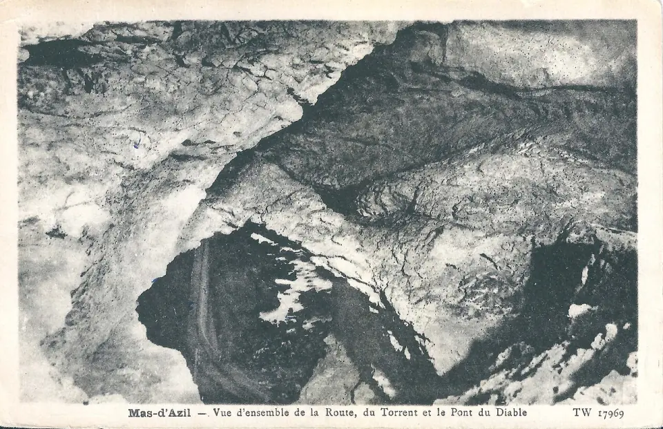 Carte postale de 1954 : route du Torrent et pont du Diable dans la grotte du Mas-d'Azil