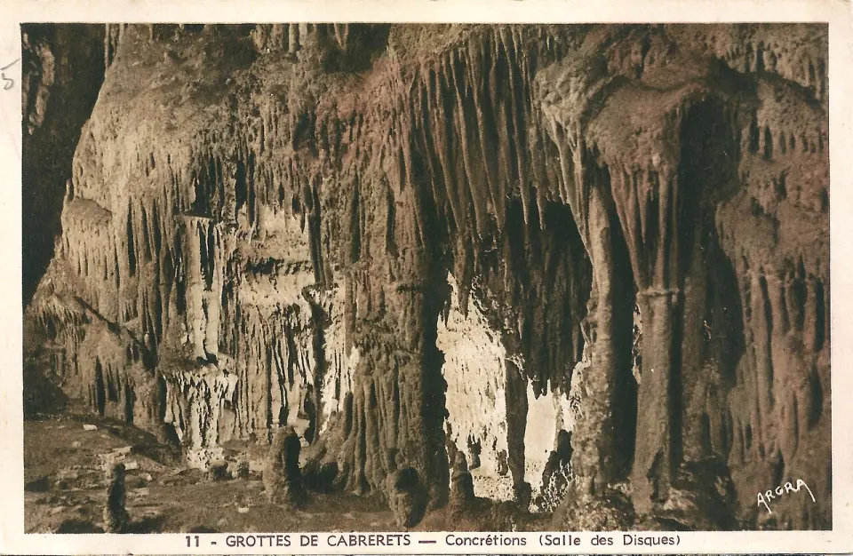 Carte postale ancienne : concrétions de la salle des Disques, grottes de Cabrerets